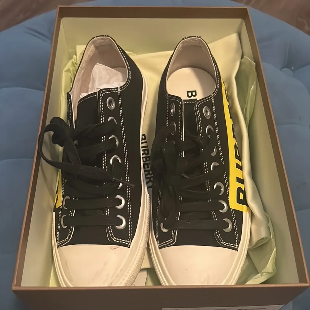 Designer Shoes - Picture 2 of 5